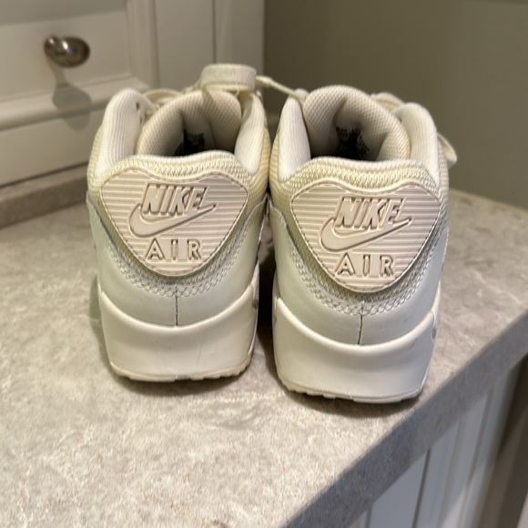 Nike Air Max 90 - US 7 - White - Picture 3 of 4